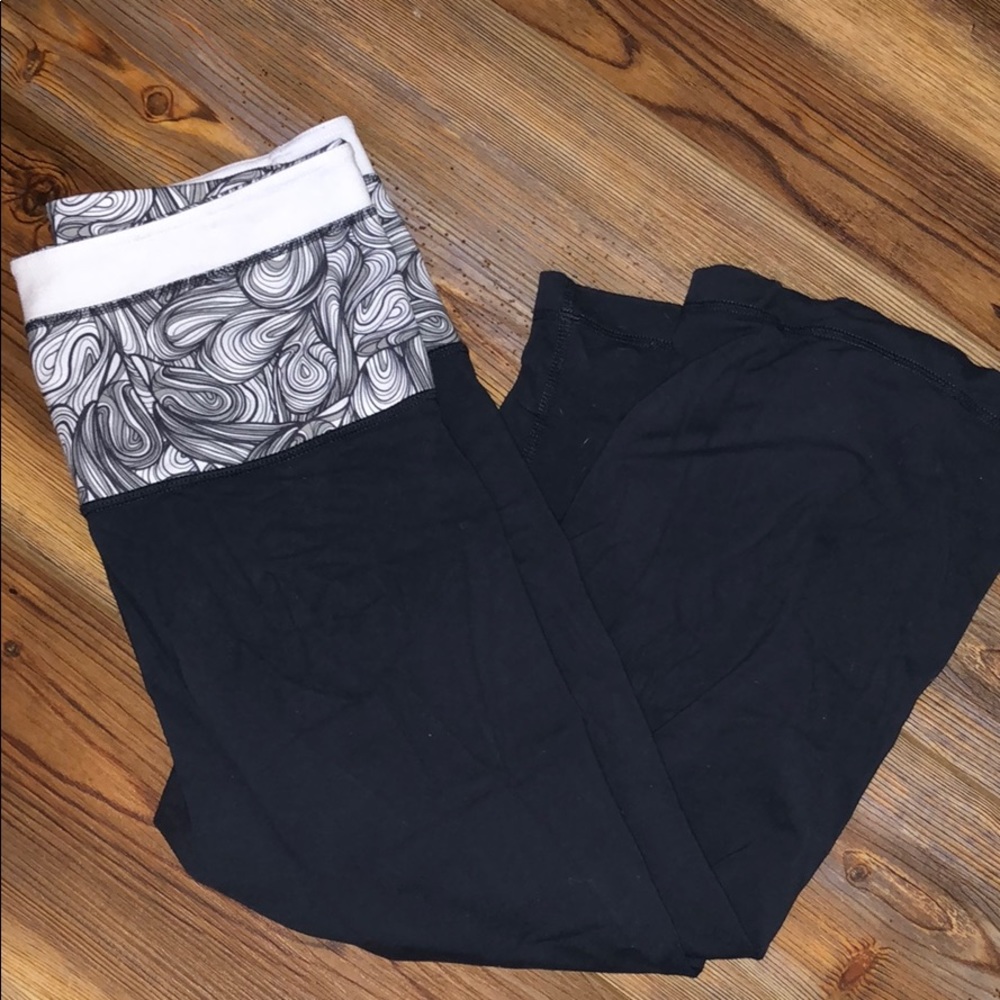 Lululemon flowy capris